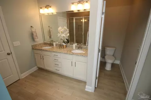 Bath - 2608 Gemstone Cir, Pace, FL 32571 photo 4 of 7