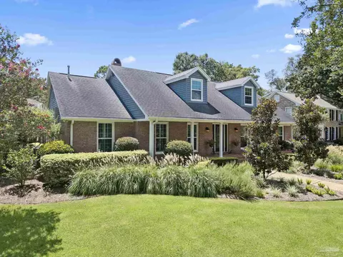 3949 Menendez Dr, Pensacola, FL 32503