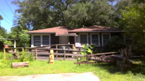 26 Kennington Dr, Pensacola, FL 32507