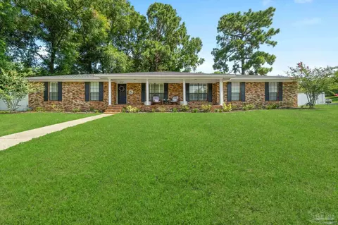 902 Palisade Rd, Pensacola, FL 32504