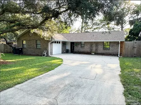 605 Dog Track Rd, Pensacola, FL 32506