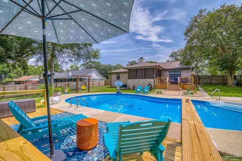 5005 Forest Creek Dr, Pace, FL 32571