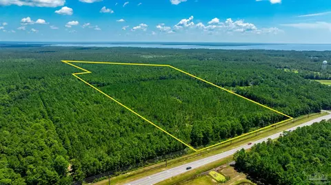 Avalon Blvd, Milton, FL 32583