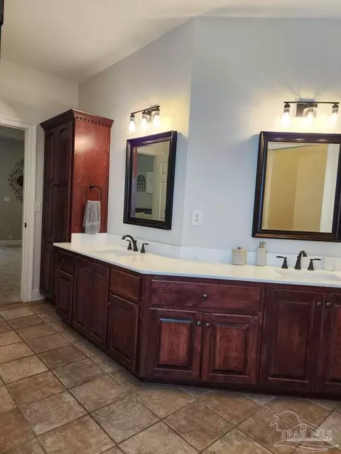 Bath - 4115 Lancaster Gate Dr, Pace, FL 32571 photo 7 of 10