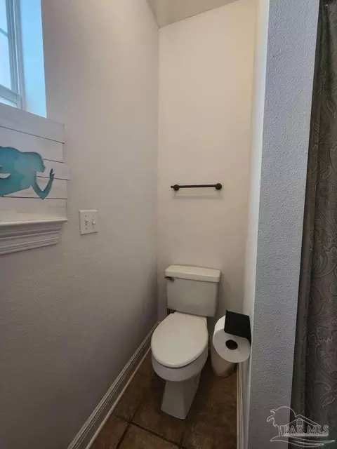 Bath - 4115 Lancaster Gate Dr, Pace, FL 32571 photo 3 of 10