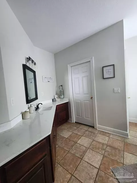 Bath - 4115 Lancaster Gate Dr, Pace, FL 32571 photo 5 of 10