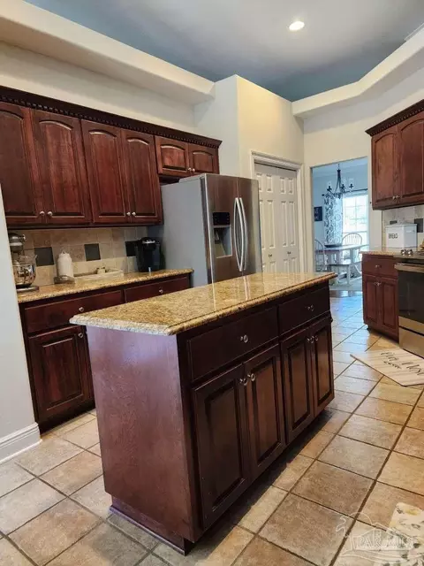 Kitchen - 4115 Lancaster Gate Dr, Pace, FL 32571 photo 3 of 5