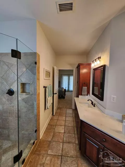 Bath - 4115 Lancaster Gate Dr, Pace, FL 32571 photo 9 of 10