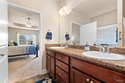 Entry Way - 5972 Rustic Ridge Cir, Milton, FL 32570 photo 2 of 2
