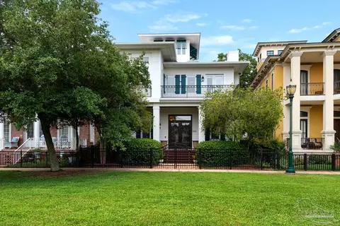 584 E Romana St, Pensacola, FL 32502