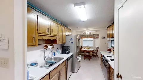 5633 Dove Dr, Pace, FL 32571 photo 5