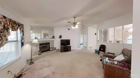 5633 Dove Dr, Pace, FL 32571
