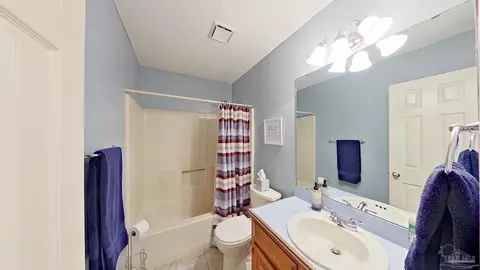 Bath - 5328 Stiles Ln, Pace, FL 32571 photo 5 of 5