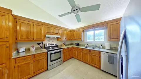 Kitchen - 5328 Stiles Ln, Pace, FL 32571 photo 1 of 3