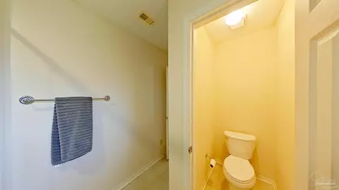 Bath - 5328 Stiles Ln, Pace, FL 32571 photo 4 of 5