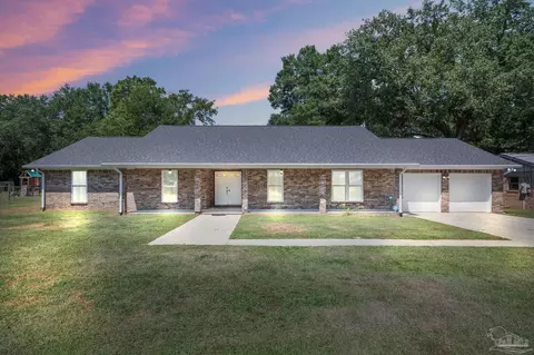 5415 Pine Ridge Dr, Milton, FL 32570