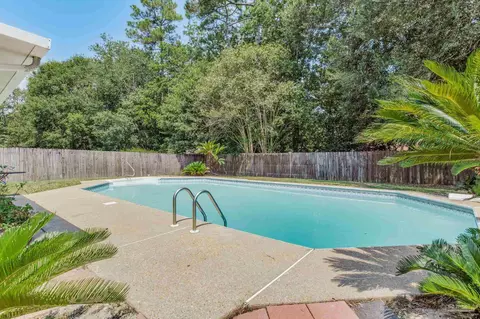 520 Bobwhite Ct, Pensacola, FL 32514