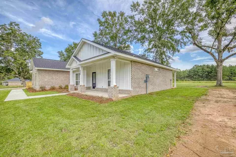 7112 Pine Blossom Rd, Milton, FL 32570