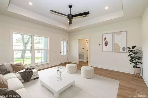 Living - 33 Patton Dr, Pensacola, FL 32507 photo 1 of 3