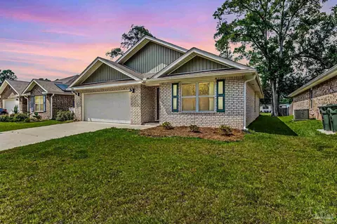 7408 Oak Lake Blvd, Pensacola, FL 32526