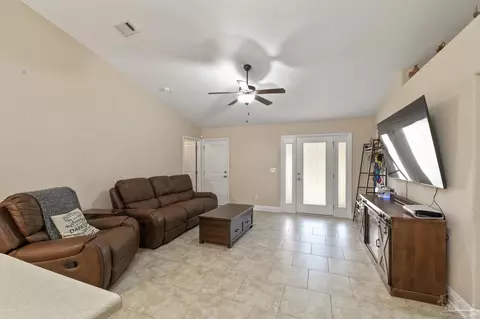 5010 Covenant Cir, Pace, FL 32571 photo 4