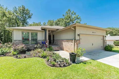 4913 Forest Creek Dr, Pace, FL 32571