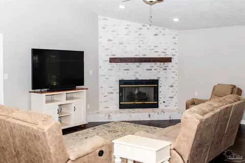 535 Derry Dr, Cantonment, FL 32533 photo 9