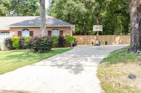 535 Derry Dr, Cantonment, FL 32533 photo 3