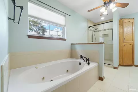 Bath - 3353 Copperhead Cir, Pace, FL 32571 photo 2 of 5