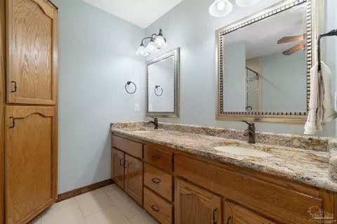 Bath - 3353 Copperhead Cir, Pace, FL 32571 photo 3 of 5