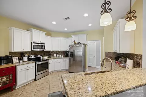 Kitchen - 4141 Dundee Crossing Dr, Pace, FL 32571 photo 5 of 5