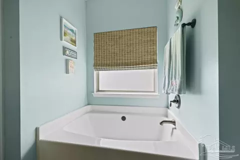 Bath - 4141 Dundee Crossing Dr, Pace, FL 32571 photo 2 of 6