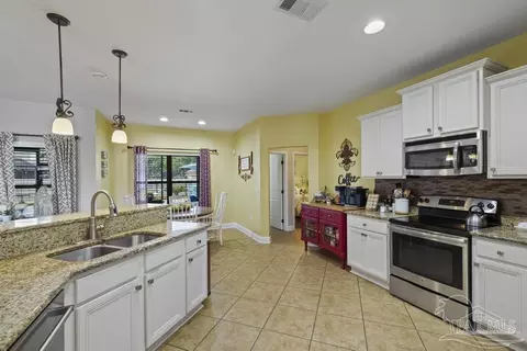 Kitchen - 4141 Dundee Crossing Dr, Pace, FL 32571 photo 4 of 5