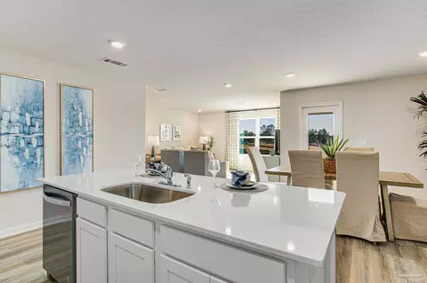Kitchen - 15 Anhinga St, Cantonment, FL 32533 photo 4 of 6