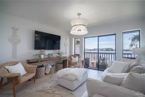 236 SW Miracle Strip Pkwy #B-8, Fort Walton Beach, FL 32548