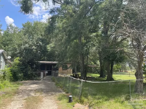 3250 De La Rue Dr, Milton, FL 32583