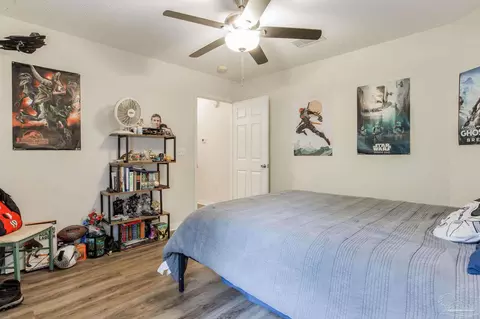Bedroom - 5280 Crystal Creek Dr, Pace, FL 32571 photo 4 of 9