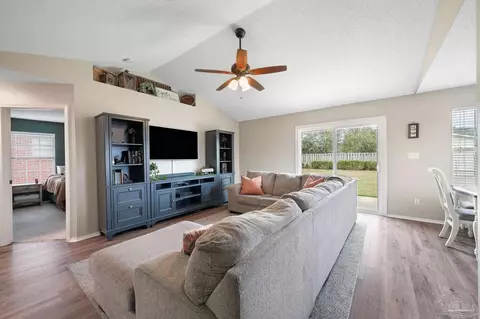 748 Hanley Downs Dr, Cantonment, FL 32533 photo 4
