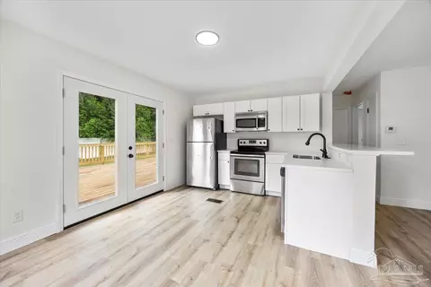 206 Charleston Dr, Pensacola, FL 32534