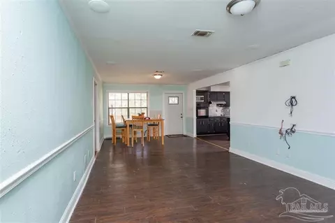 912 Clearview St, Milton, FL 32583 photo 8