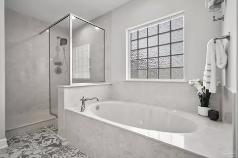 Bath - 5974 Buck Ward Rd, Baker, FL 32531 photo 3 of 6