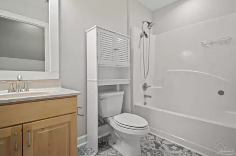 Bath - 5974 Buck Ward Rd, Baker, FL 32531 photo 5 of 6