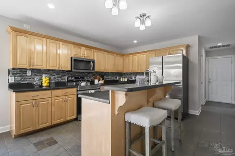 Kitchen - 5974 Buck Ward Rd, Baker, FL 32531 photo 2 of 4