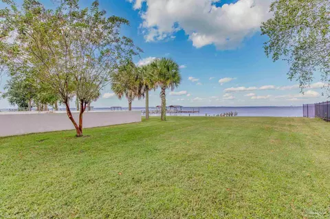 Exterior - 4540 Bayside Dr, Milton, FL 32583 photo 18 of 19