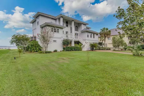 Exterior - 4540 Bayside Dr, Milton, FL 32583 photo 12 of 19