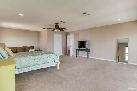 Bedroom - 4540 Bayside Dr, Milton, FL 32583 photo 7 of 10