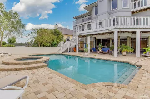 Exterior - 4540 Bayside Dr, Milton, FL 32583 photo 8 of 19