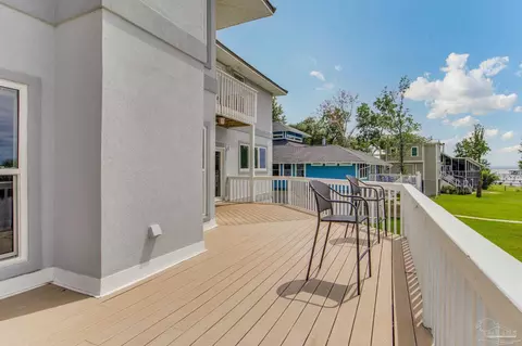 Exterior - 4540 Bayside Dr, Milton, FL 32583 photo 4 of 19