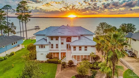 4540 Bayside Dr, Milton, FL 32583
