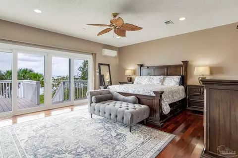 Bedroom - 4540 Bayside Dr, Milton, FL 32583 photo 1 of 10